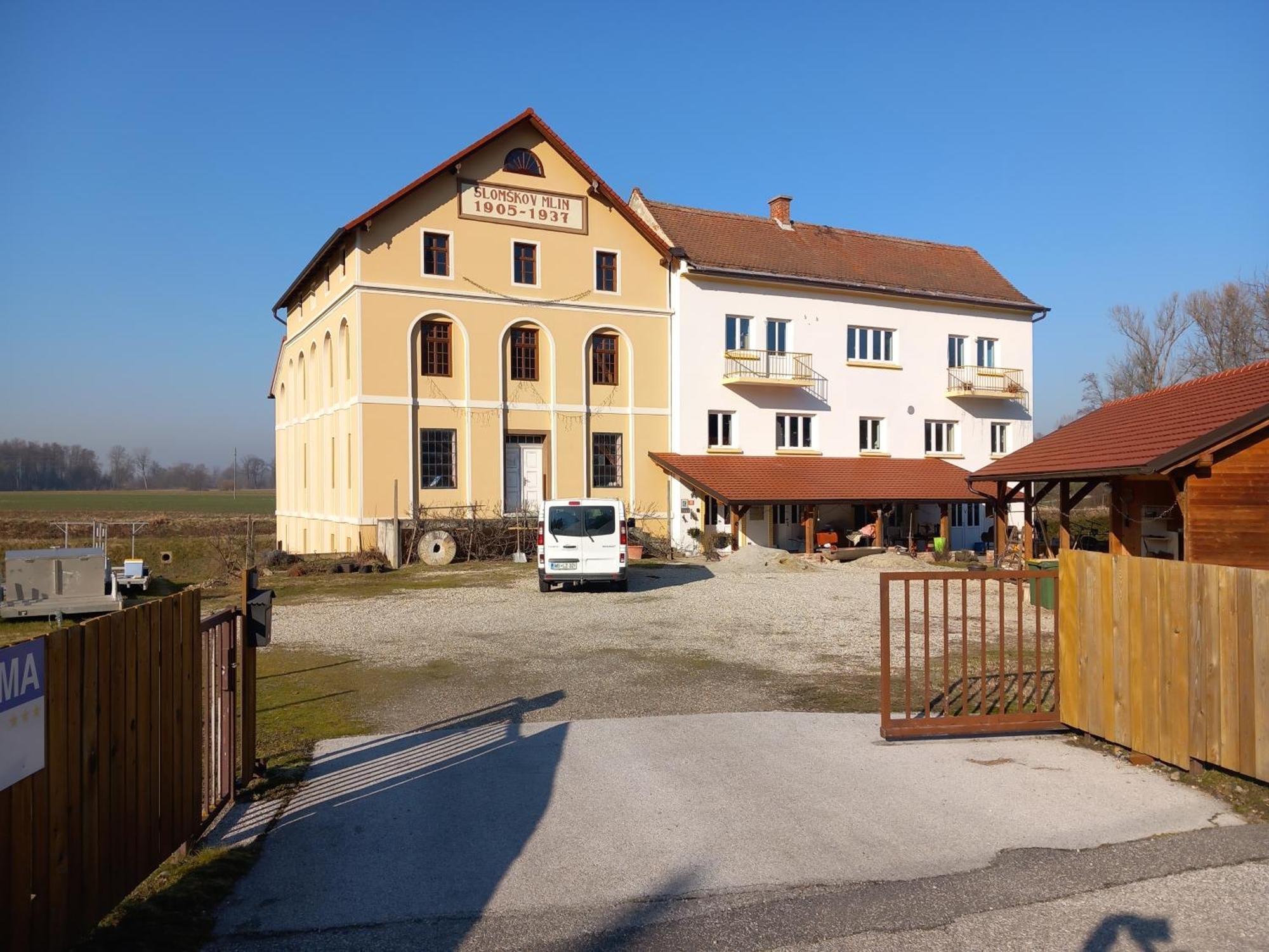 Mill House Apartment And Camping Ljutomer Esterno foto