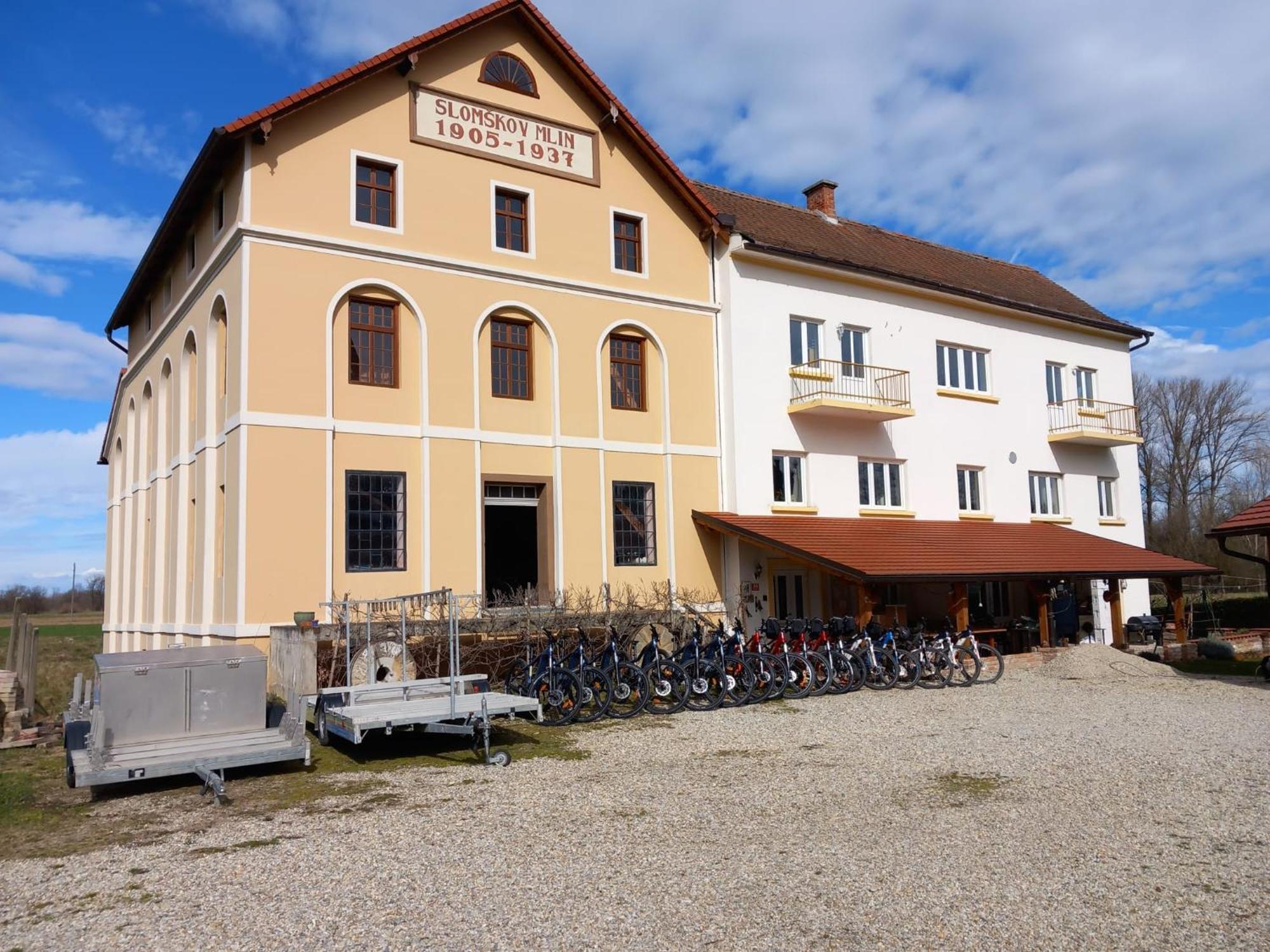 Mill House Apartment And Camping Ljutomer Esterno foto
