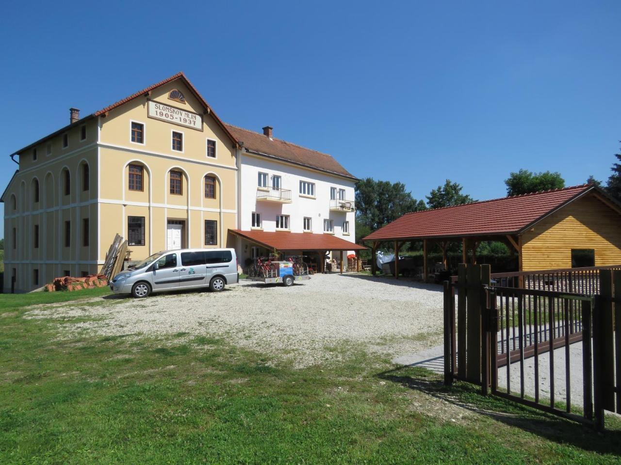 Mill House Apartment And Camping Ljutomer Esterno foto